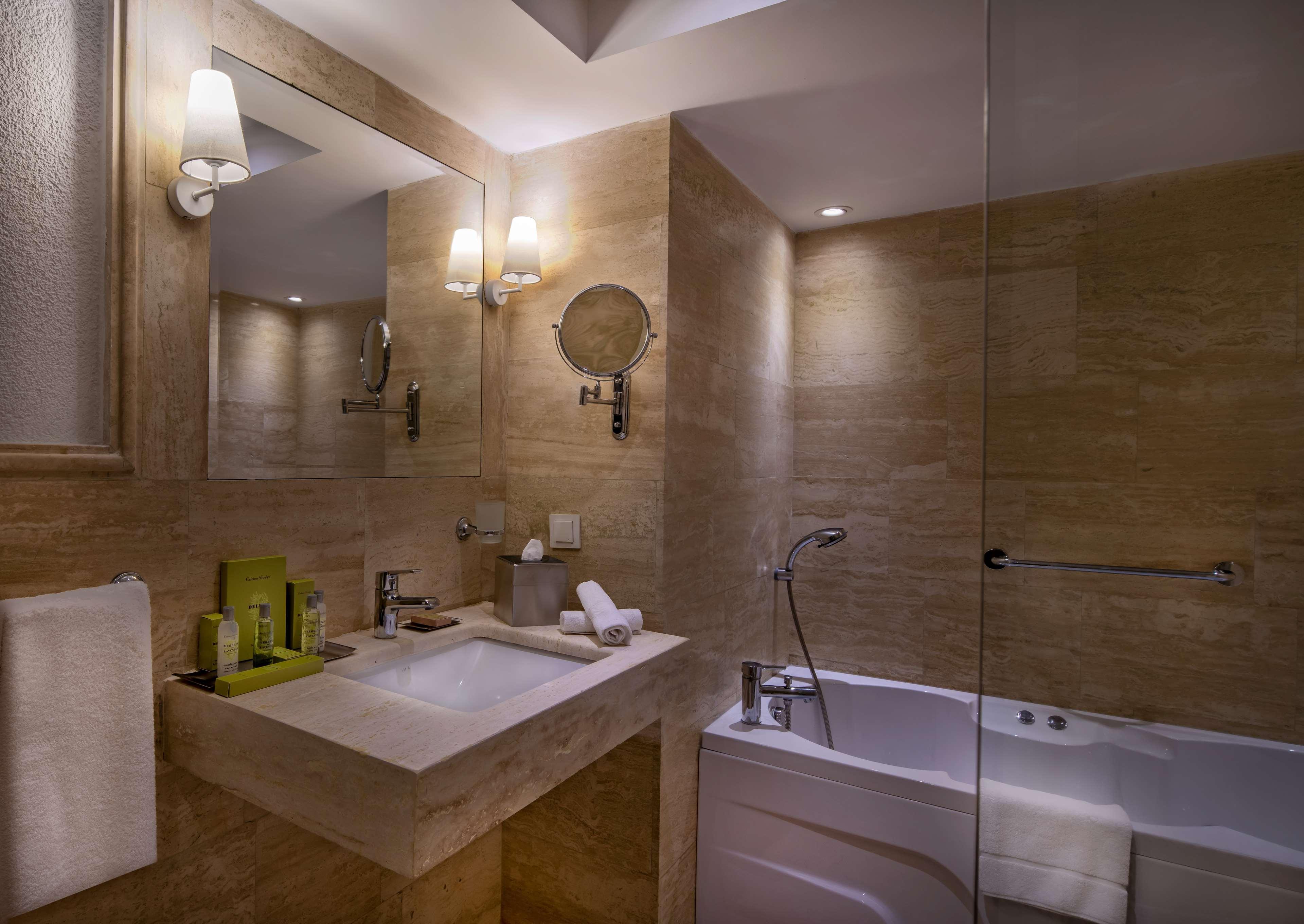 Doubletree By Hilton Marina Vista 4* בודרום